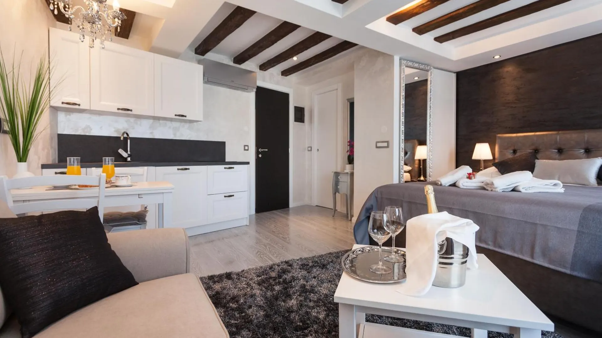 Royal Apartments Rovigno